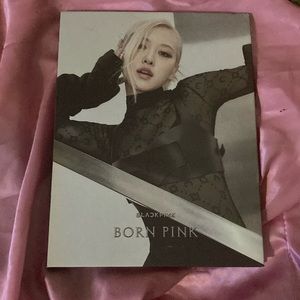 Black pink- pink venom album:Rose version